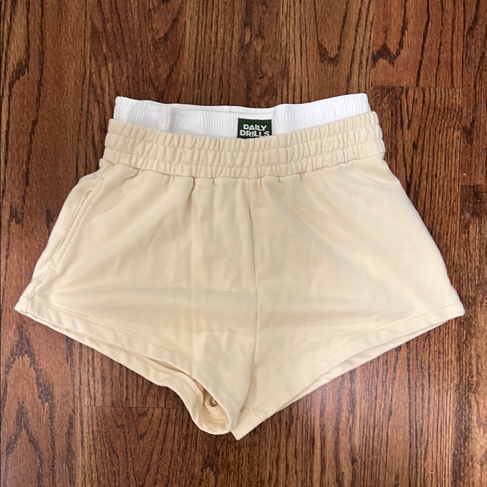 Daily Drills Women's Athletic Cream Shorts